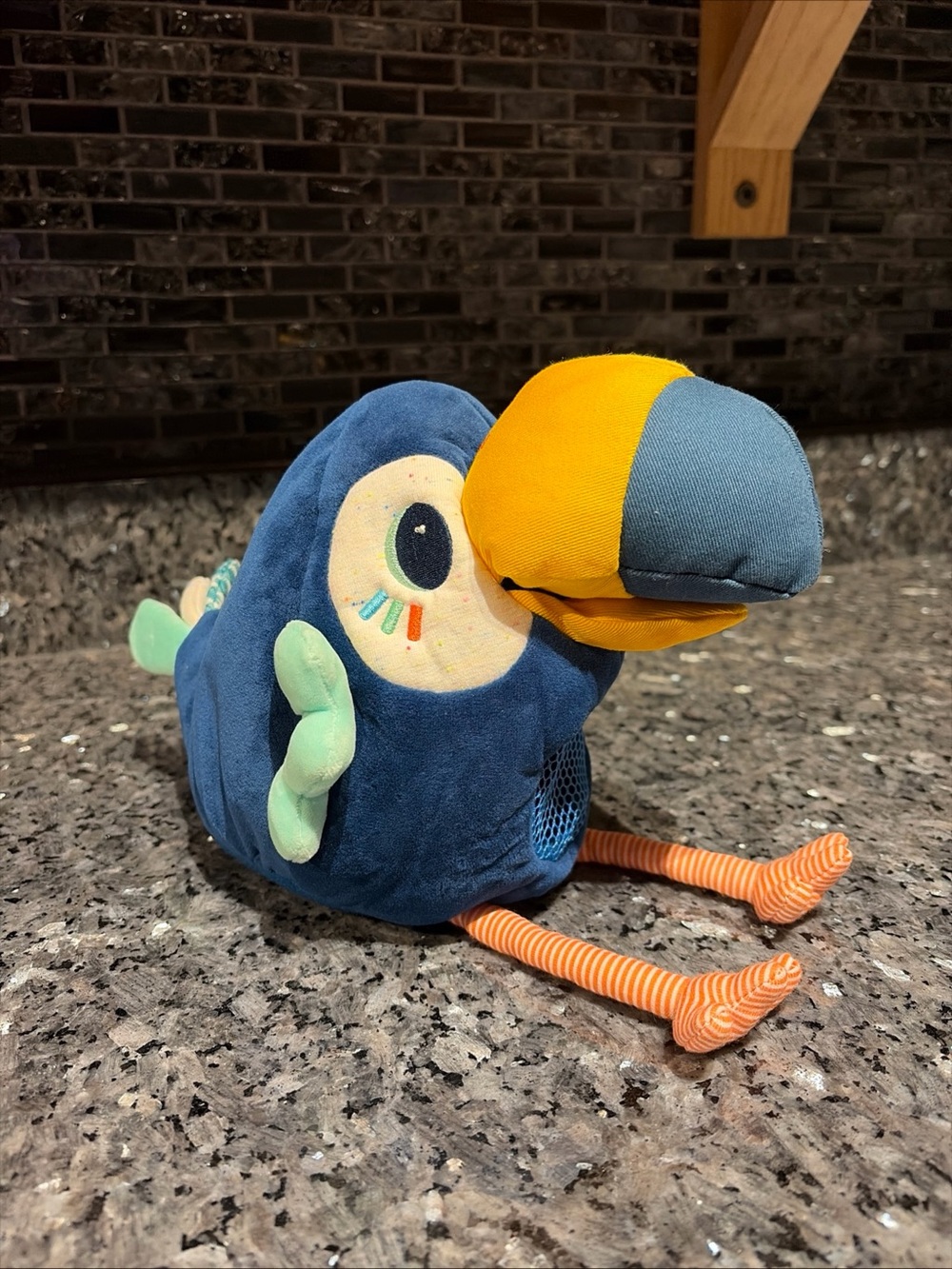 Lilliputiens Plush activity Toucan toy 'Pablo Gourmet' Belgium Bird Only